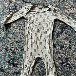 Kate Quinn bamboo onesie 6-12m